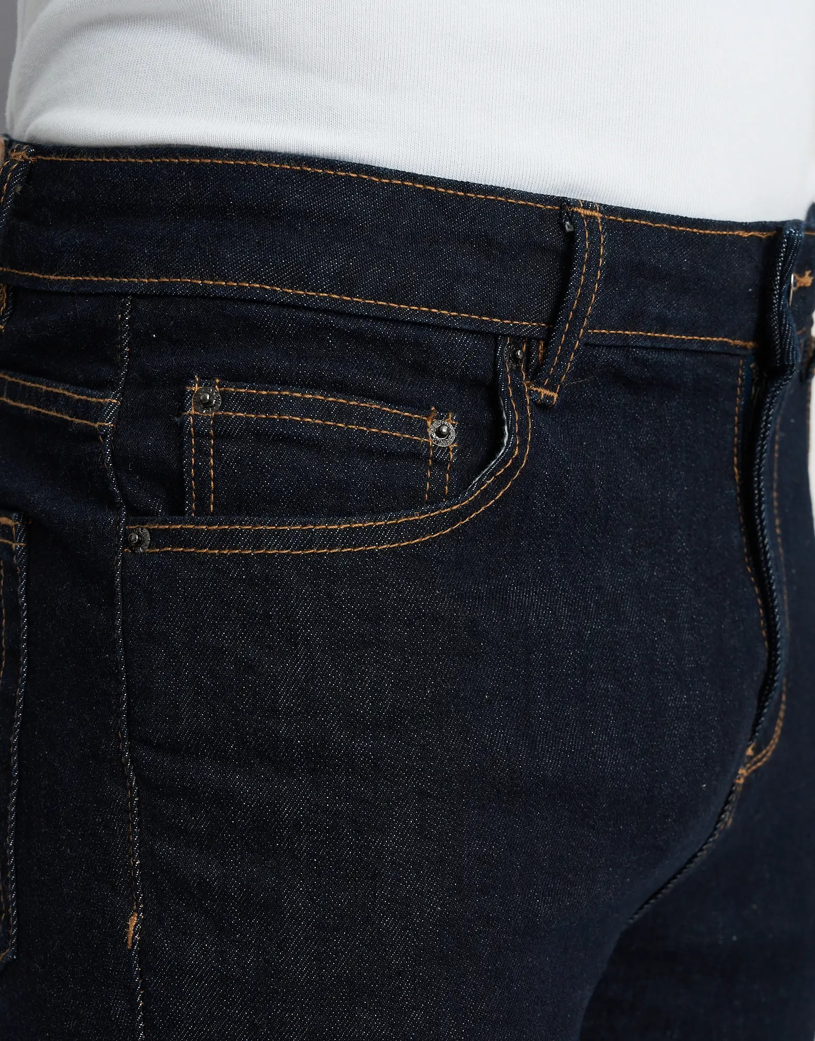 Taper Fit Jeans in Raw