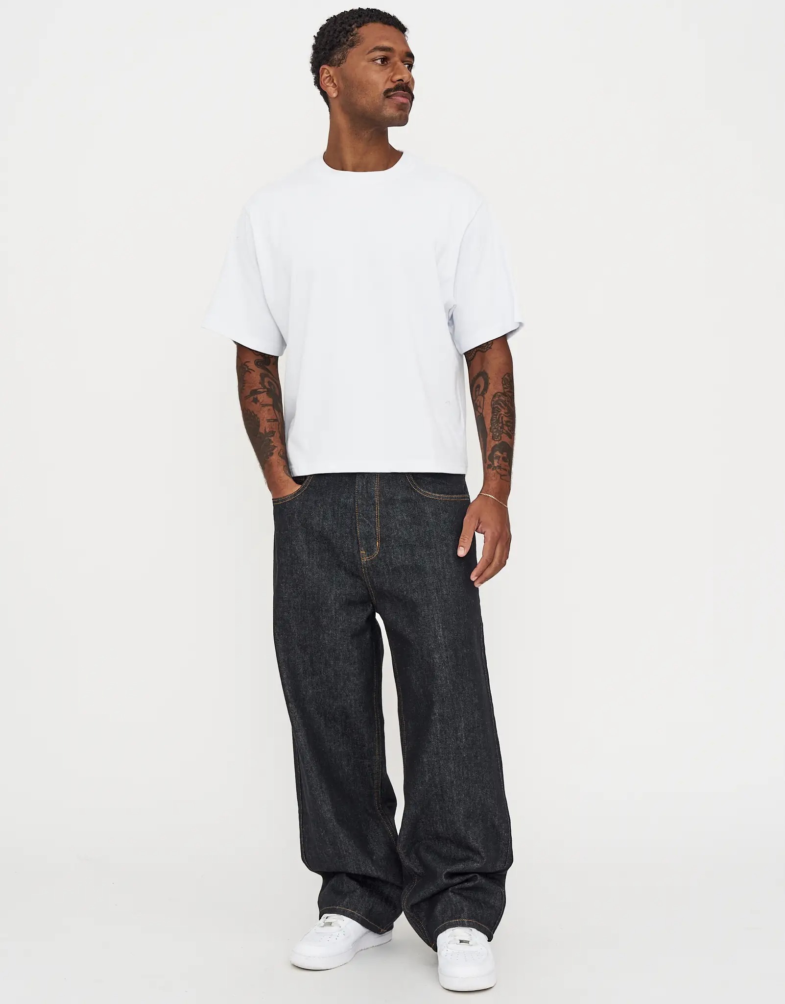 Baggy Fit Jeans in Dark Raw