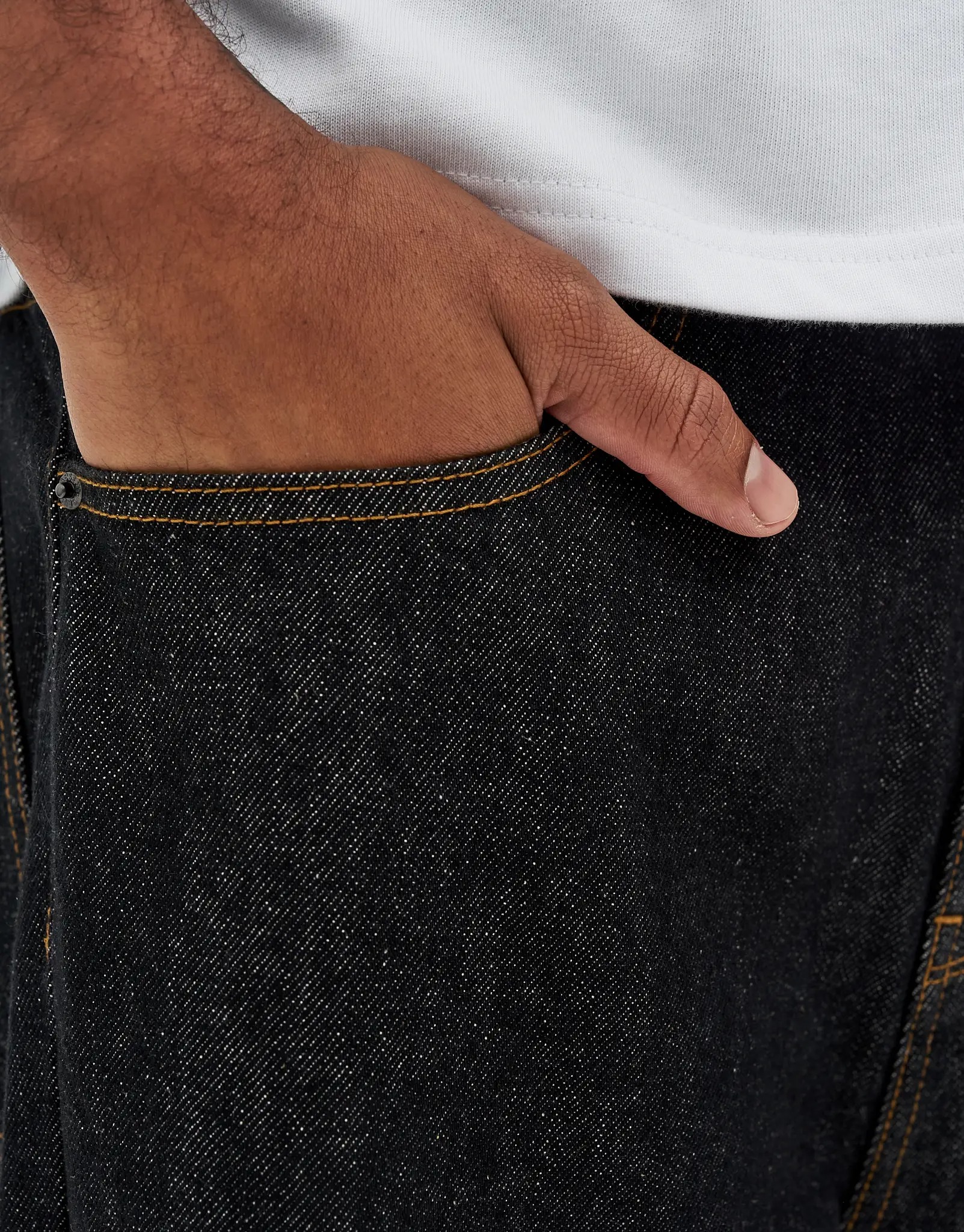 Baggy Fit Jeans in Dark Raw