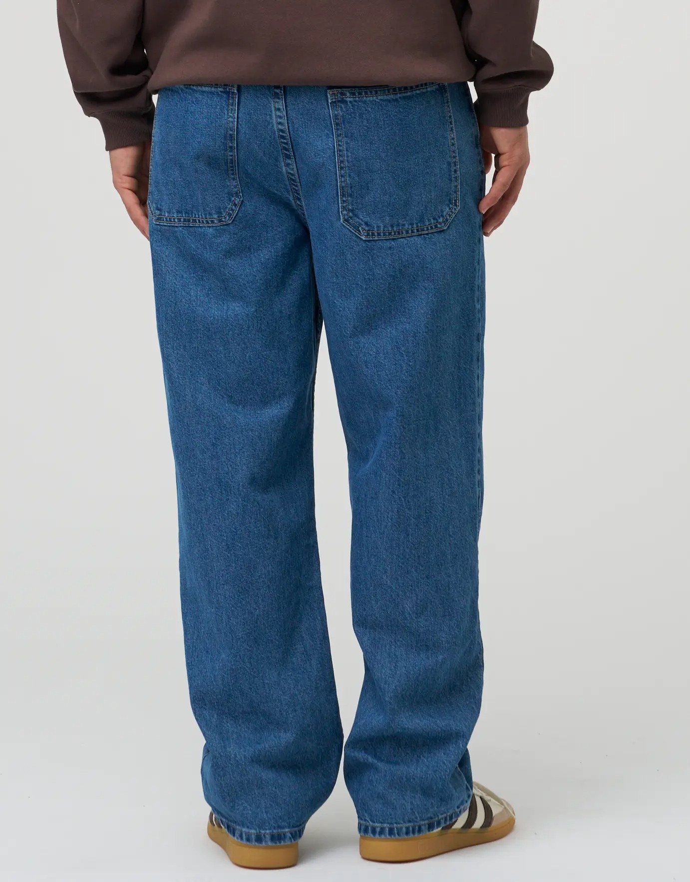 Baggy Fit Jeans in Mid Wash