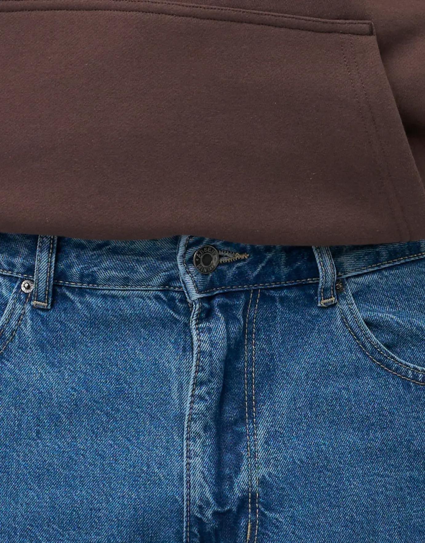 Baggy Fit Jeans in Mid Wash